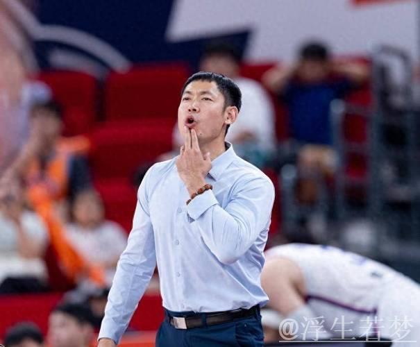 张庆鹏：山东队本赛季变化显著，比赛将全力以赴